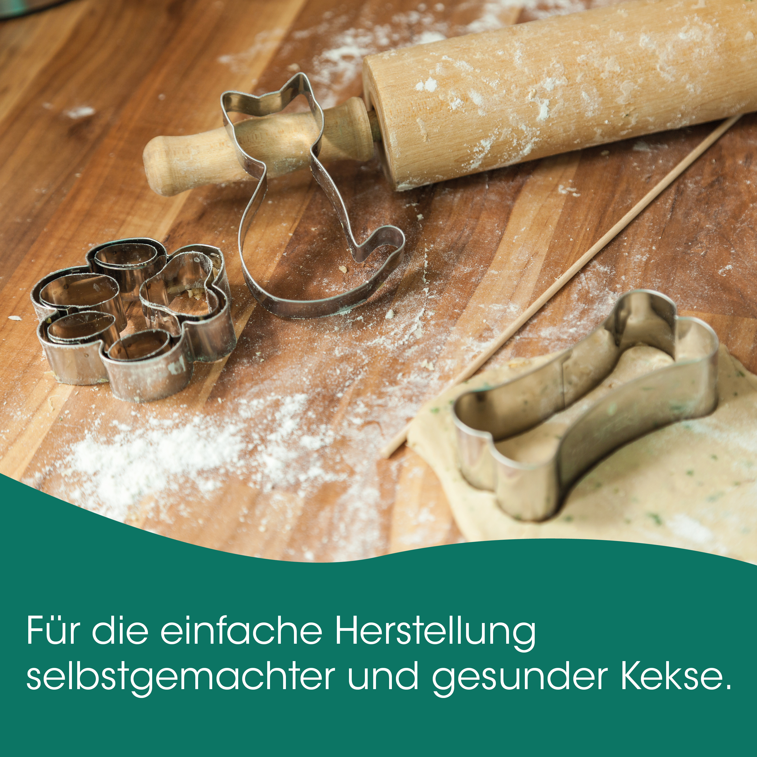 Keksform-Ausstecher, Ausstechformen, Teigrolle, Backwerkzeug, Mehlstaub